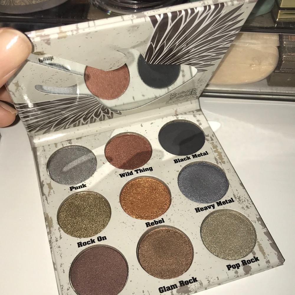 Glam Metals eyeshadow Palette (boxycharm)